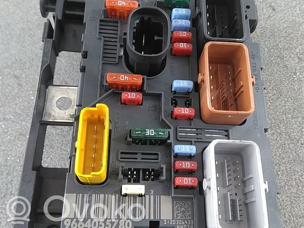 Peugeot 207 Battery relay fuse 