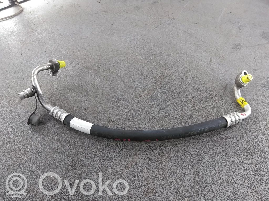 Ilmastointilaitteen putki (A/C)   KORT,97762A6251
