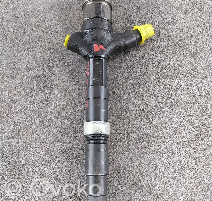 Toyota Corolla Verso AR10 Inyector de combustible 