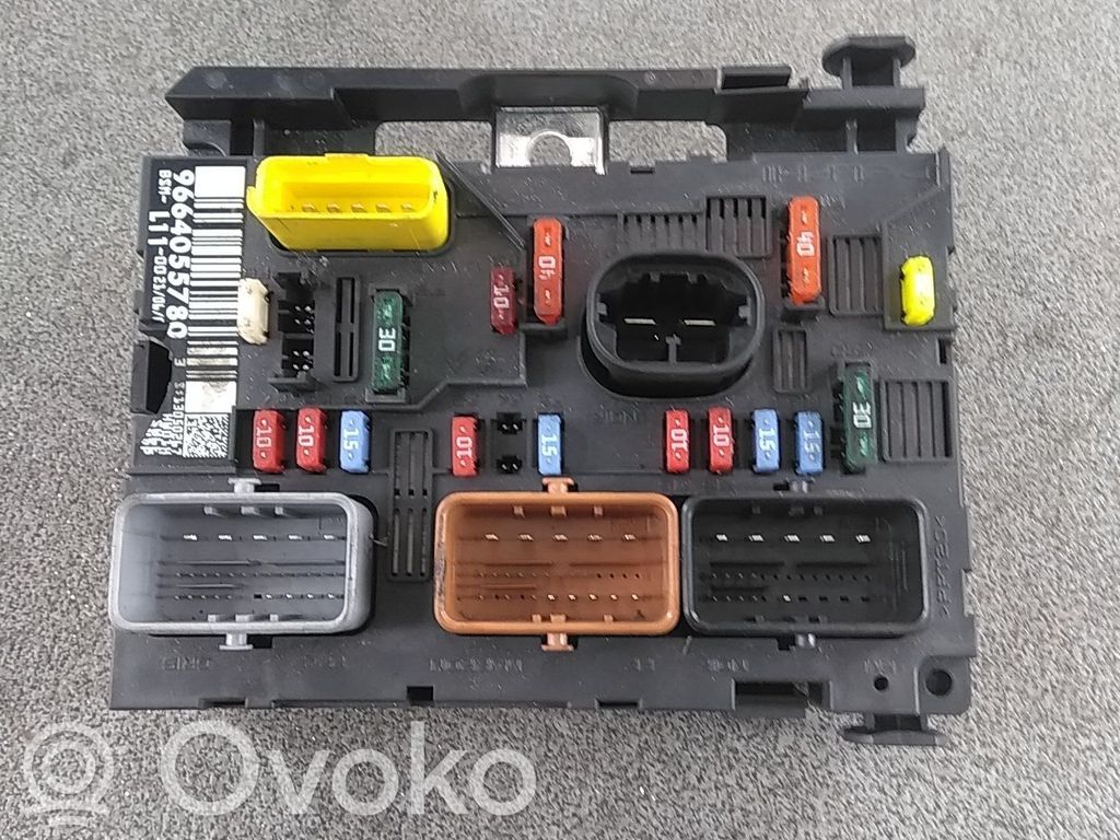 Peugeot 207 Battery relay fuse 