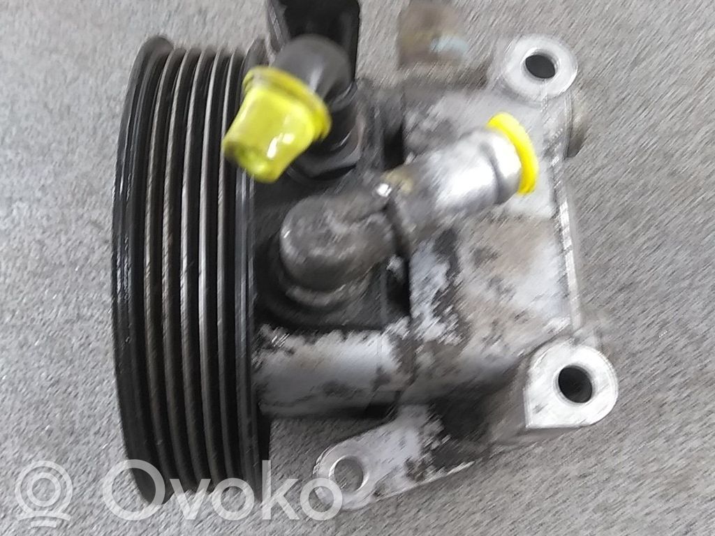 Ford Focus Ohjaustehostimen pumppu 