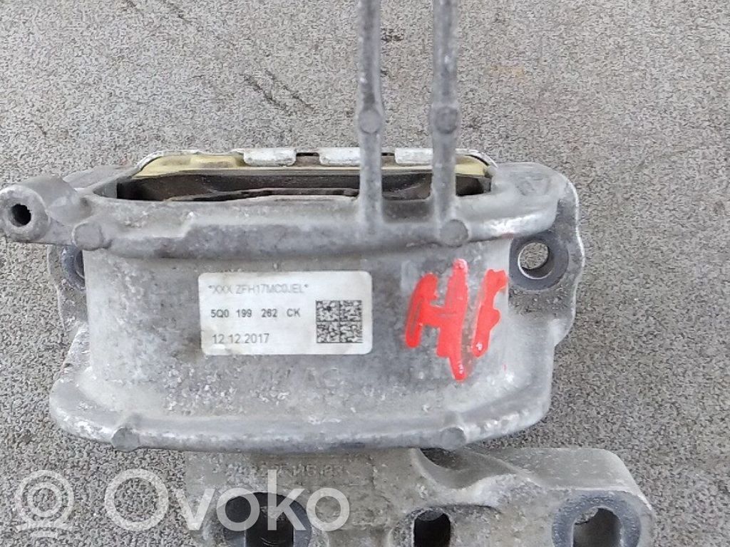 Skoda Octavia Mk3 (5E) Engine mount bracket 