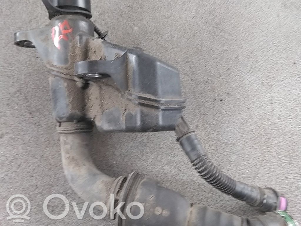 Volvo XC60 Rura wlewu paliwa 