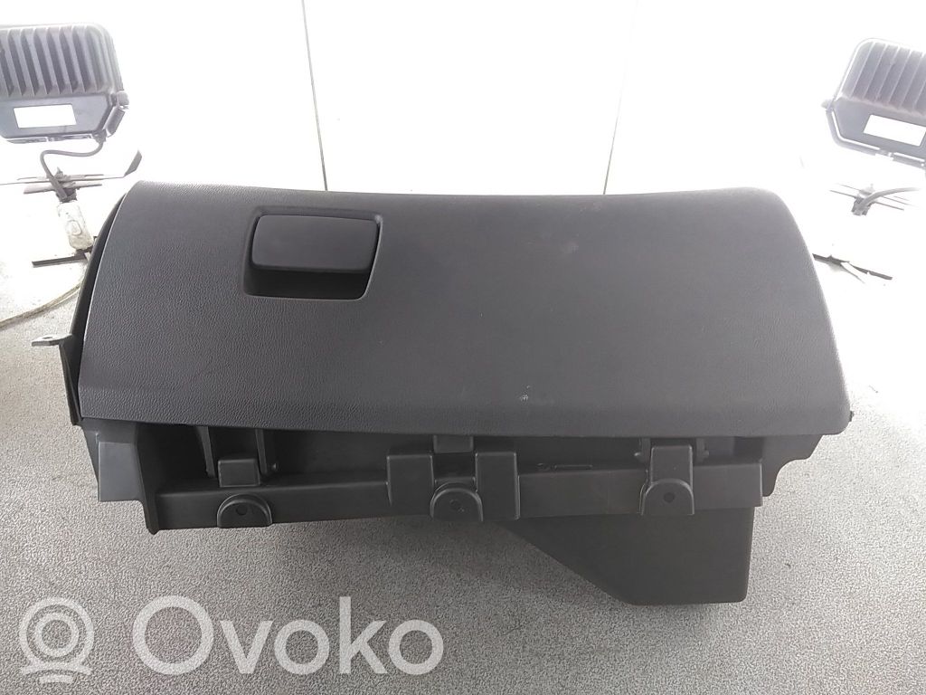 Opel Meriva B plaukts 