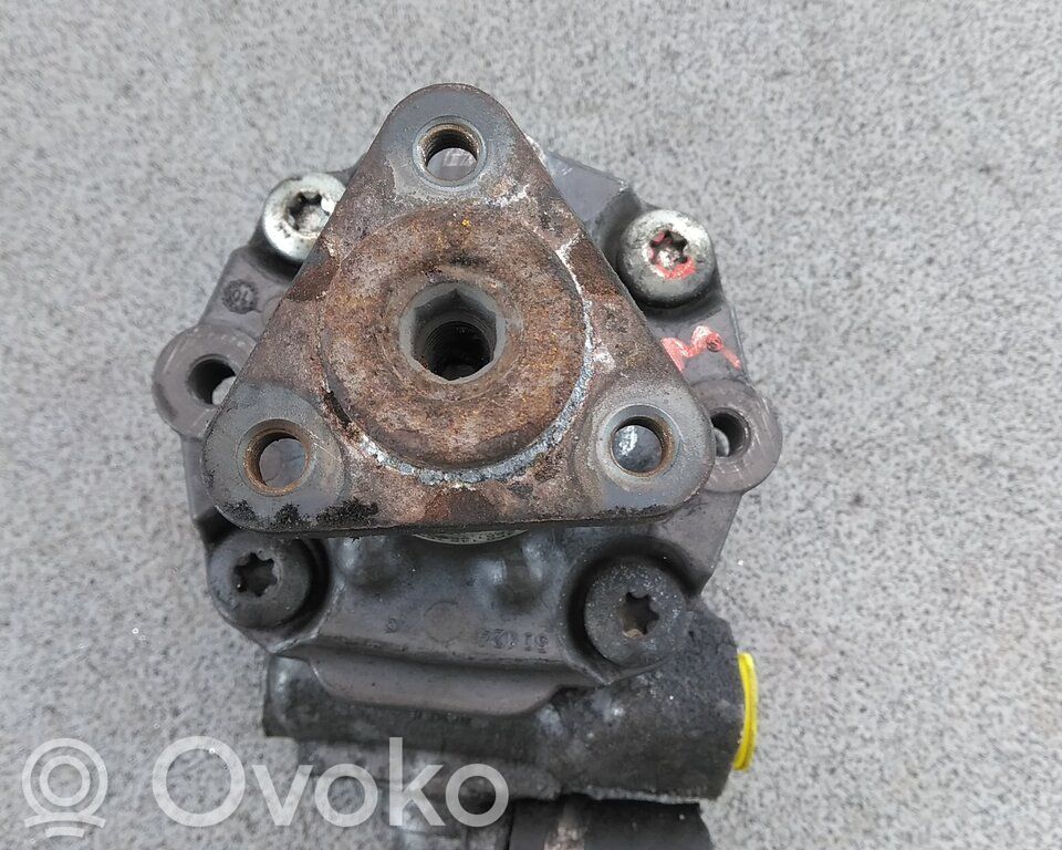 Audi A6 S6 C6 4F Ohjaustehostimen pumppu 