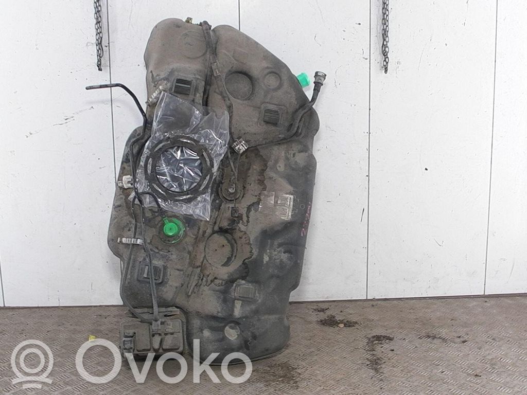 Degalų bakas   39001081,42703315