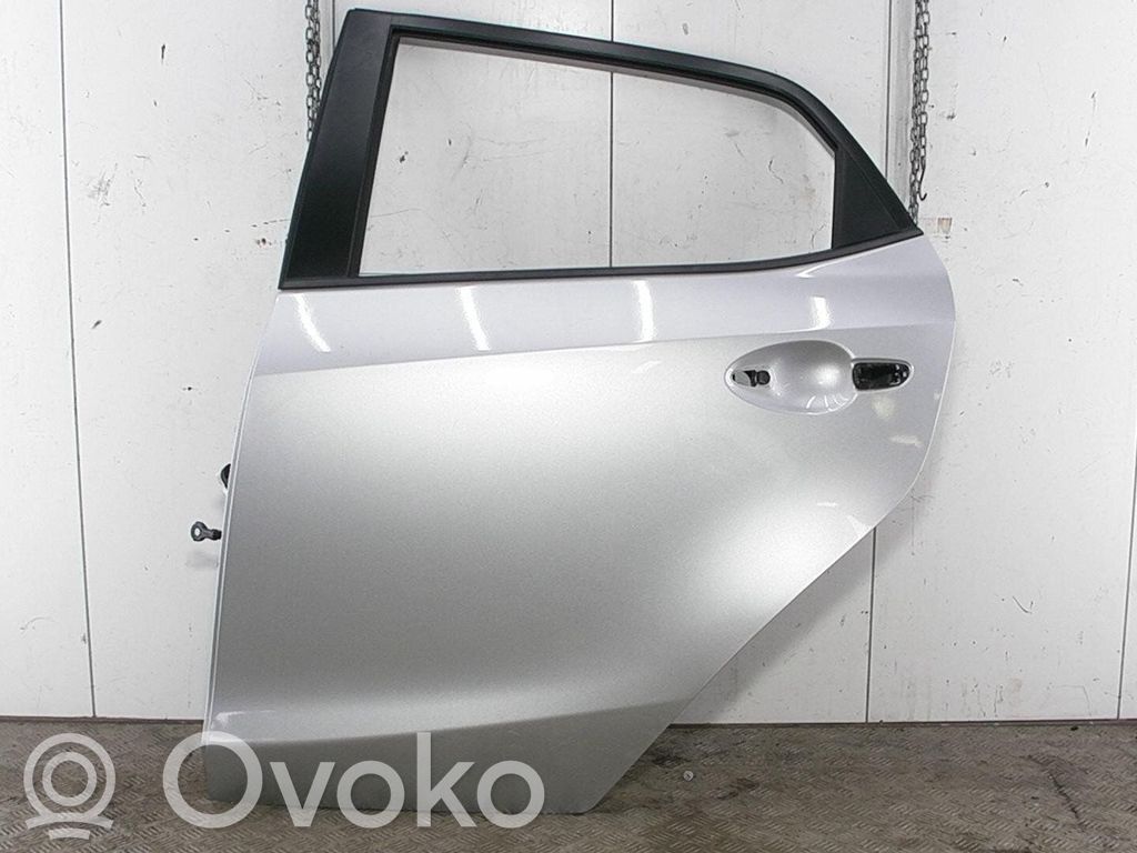 Mazda 2 Aizmugurējās durvis 