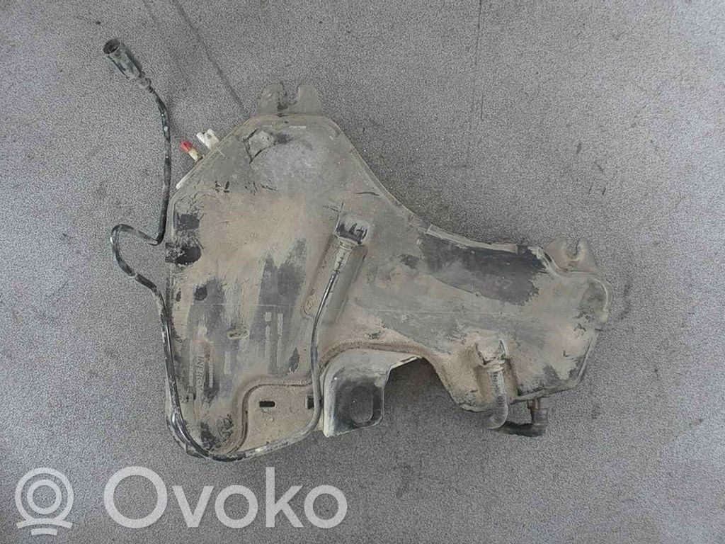 Peugeot 407 AdBlue liquid reservoir 