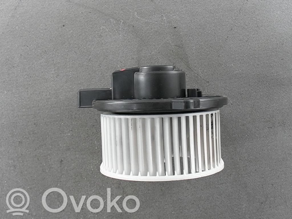 Mazda 3 III Mazā radiatora ventilators 