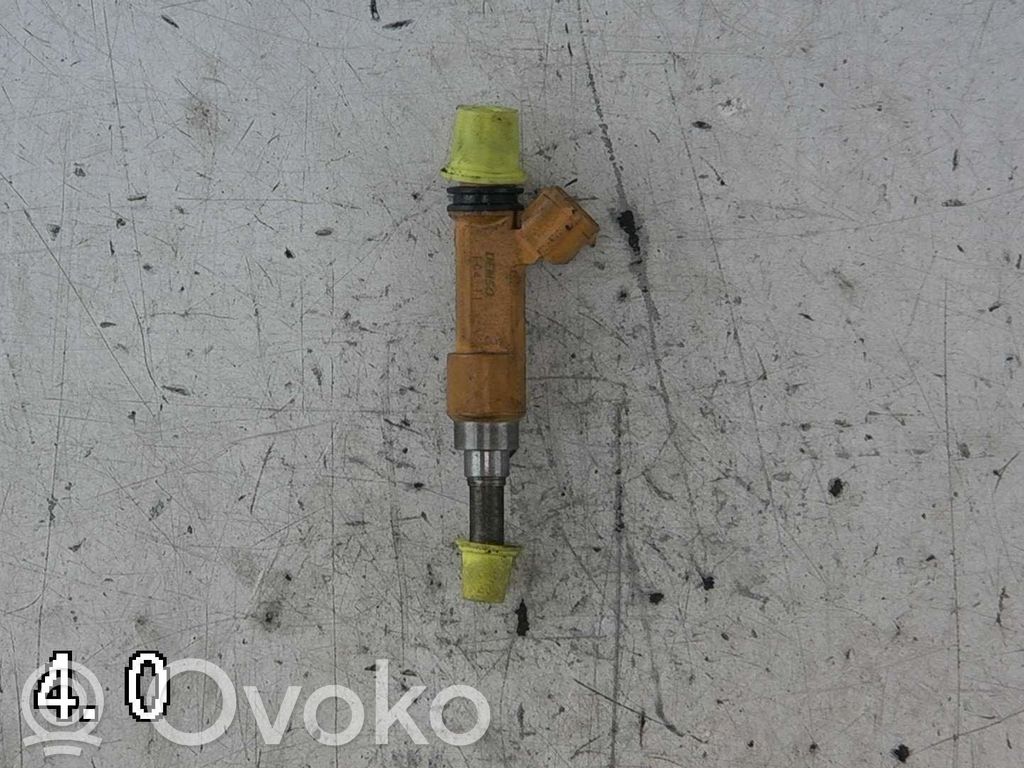 Inyector de combustible   1571055L00000