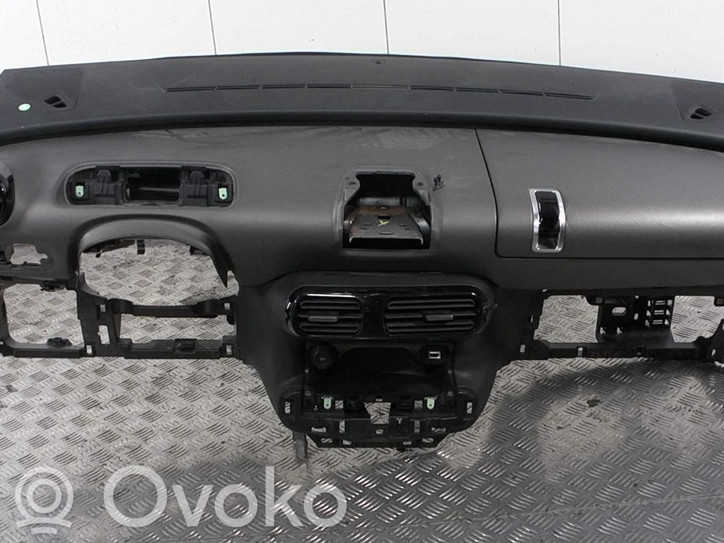 Citroen C4 Cactus Dashboard 