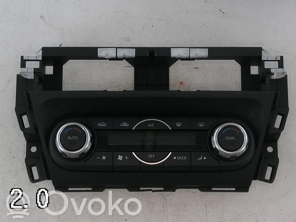Mazda 3 III Climate control unit 