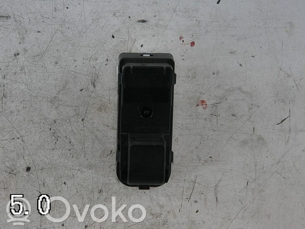 Mazda 3 III Electric window control switch 