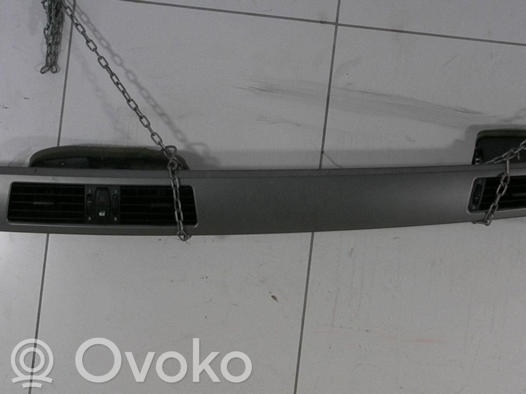BMW 5 E60 E61 Centrinės oro grotelės 