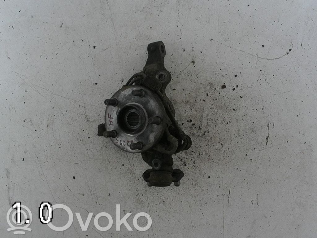 Toyota Avensis T250 Zwrotnica koła przedniego 