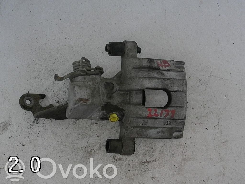 Nissan Primera Pinza del freno posteriore 