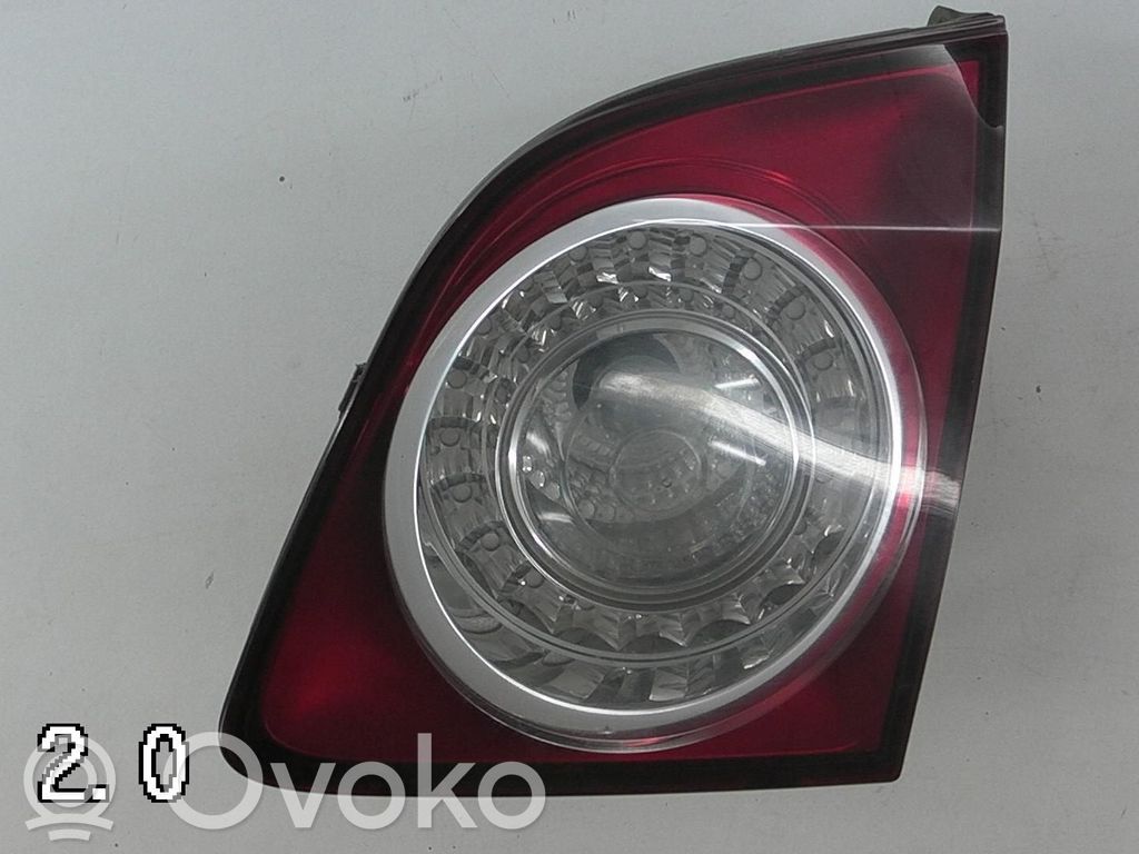 Volkswagen Golf Plus Takavalon polttimo 