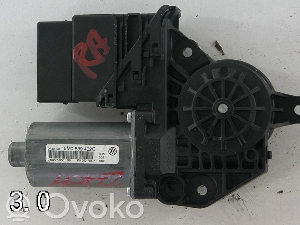 Volkswagen Golf Plus Silnik regulatora szyby drzwi przednich 