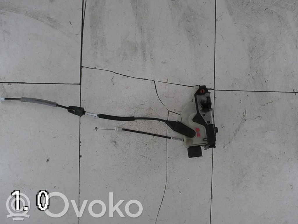 Peugeot 208 I Motor de bloqueo de puertas 