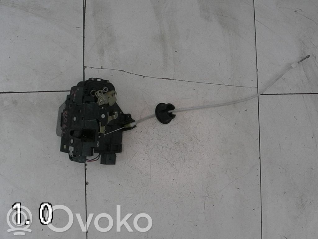 Audi A4 S4 B6 8E 8H Centrālās atslēgas motoriņš 