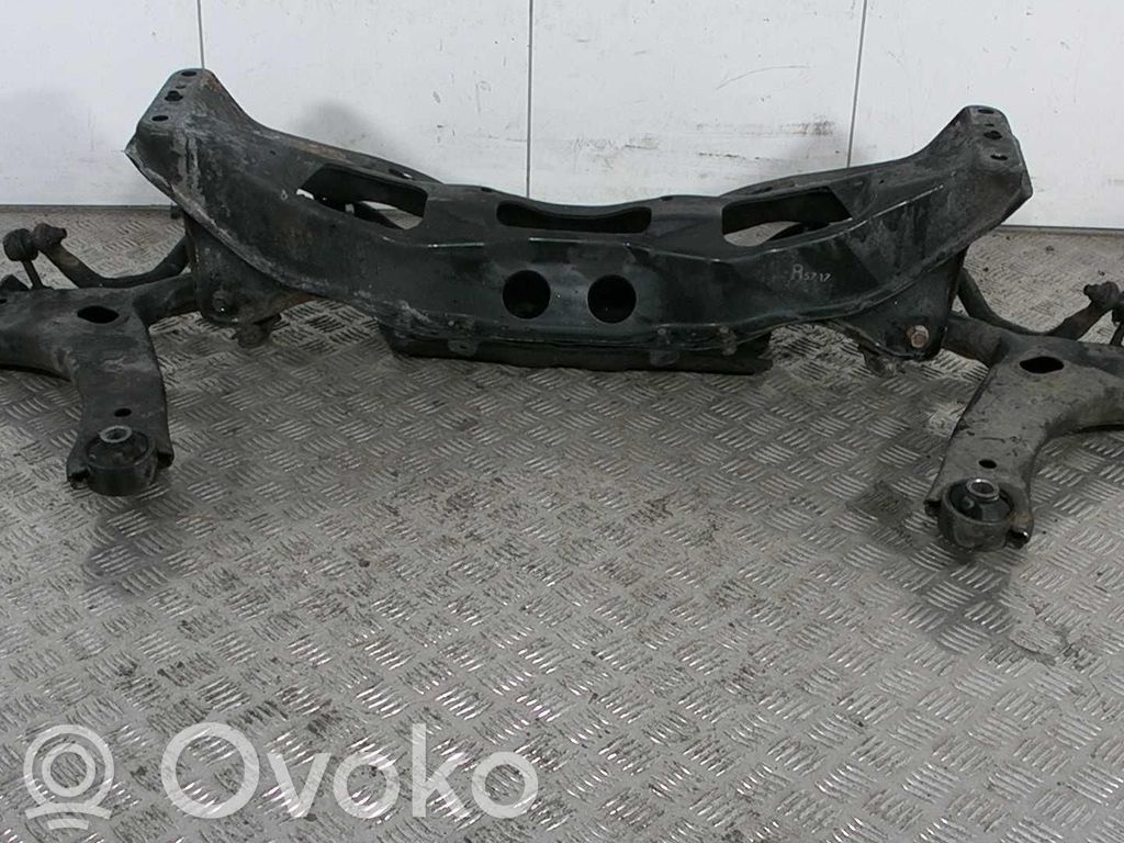 Subaru Levorg Priekinis traversas 