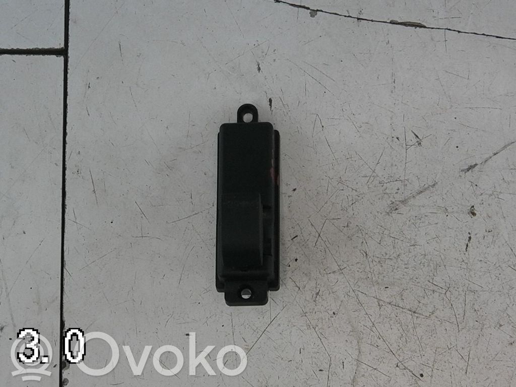 Elektrinių langų jungtukas   D65166370,D65166370