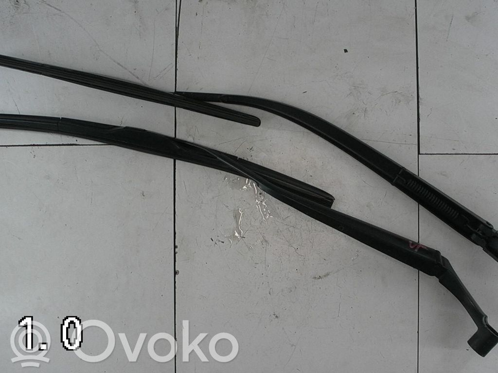 Mazda 2 Front wiper blade arm 