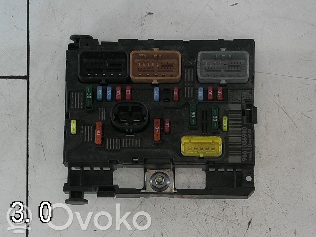 Peugeot 207 Battery relay fuse 
