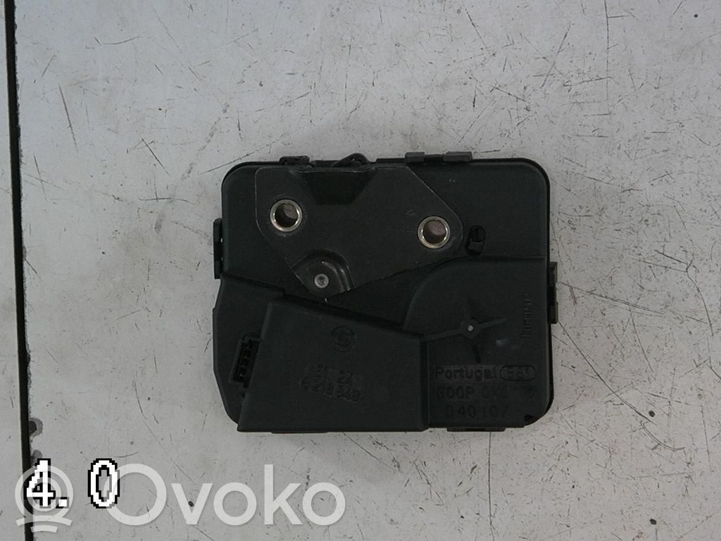 BMW 3 E46 Centrālās atslēgas motoriņš 