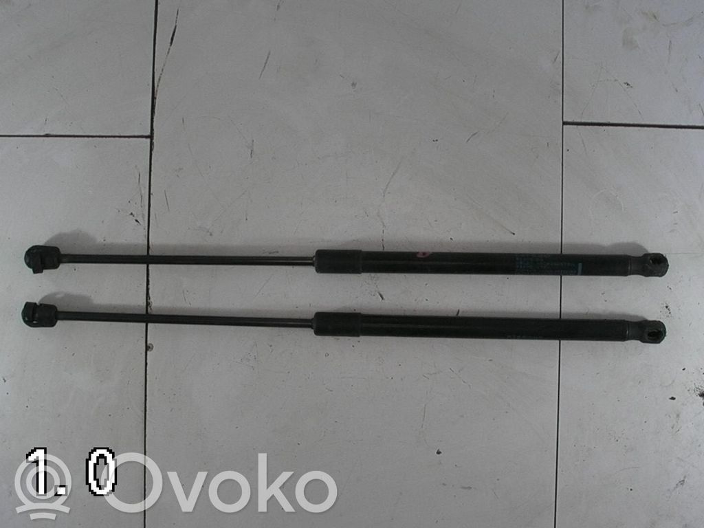 Suzuki Swift II Amortyzator klapy tylnej bagażnika 