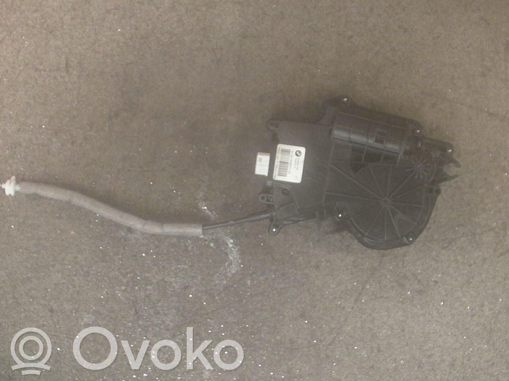 BMW 5 F10 F11 Silniczek / Siłownik zamka centralnego 