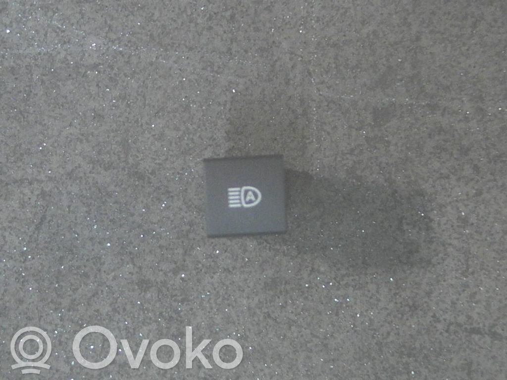 Toyota Yaris Przełącznik świateł 