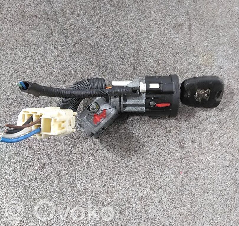 Peugeot 107 Užvedimo spynelė 