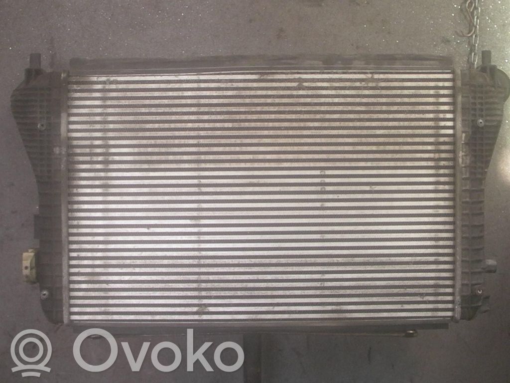 Volkswagen Golf VI Interkūlerio radiatorius 