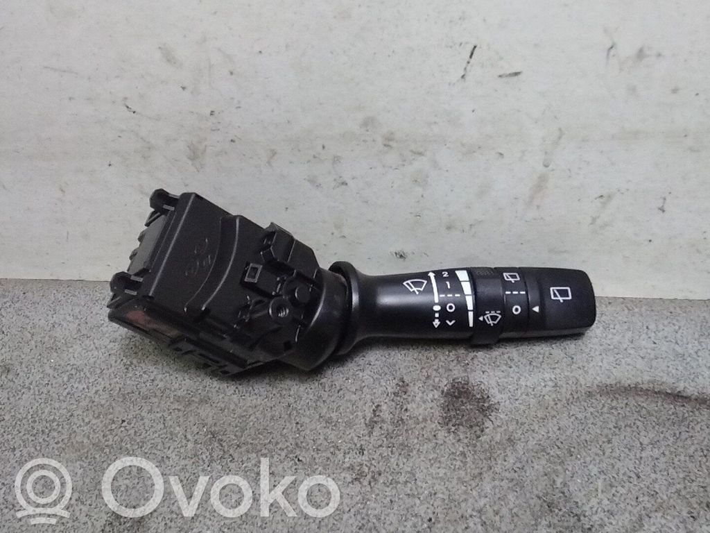 KIA Ceed Manetka / Przełącznik kierunkowskazów wycieraczek 