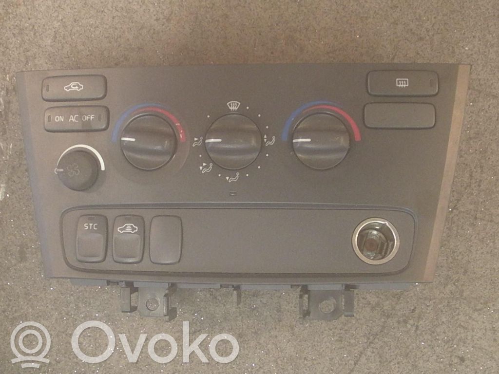 Volvo V70 Climate control unit 