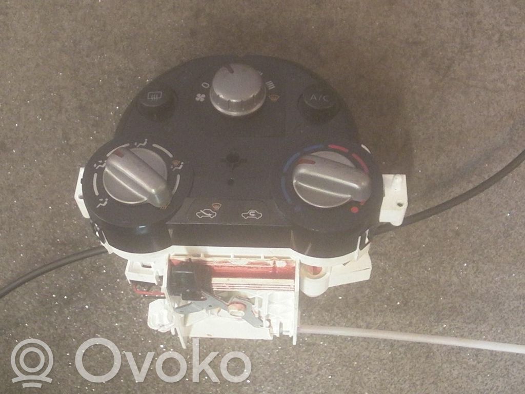 Nissan Note (E12) Climate control unit 