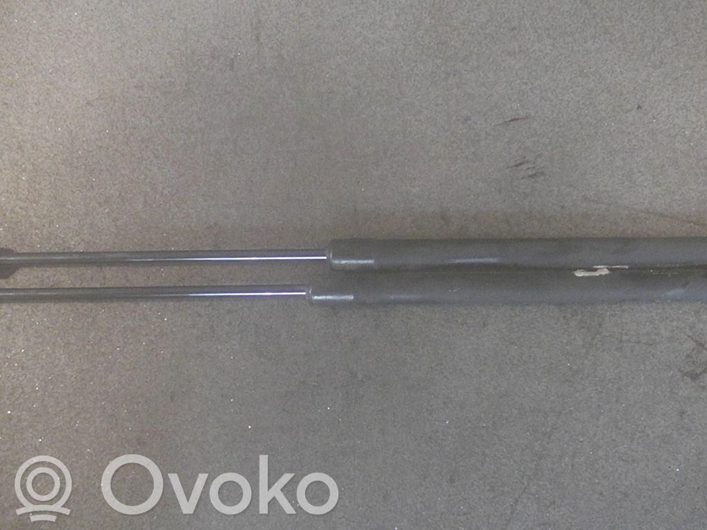 Suzuki Baleno IV Amortyzator klapy tylnej bagażnika 