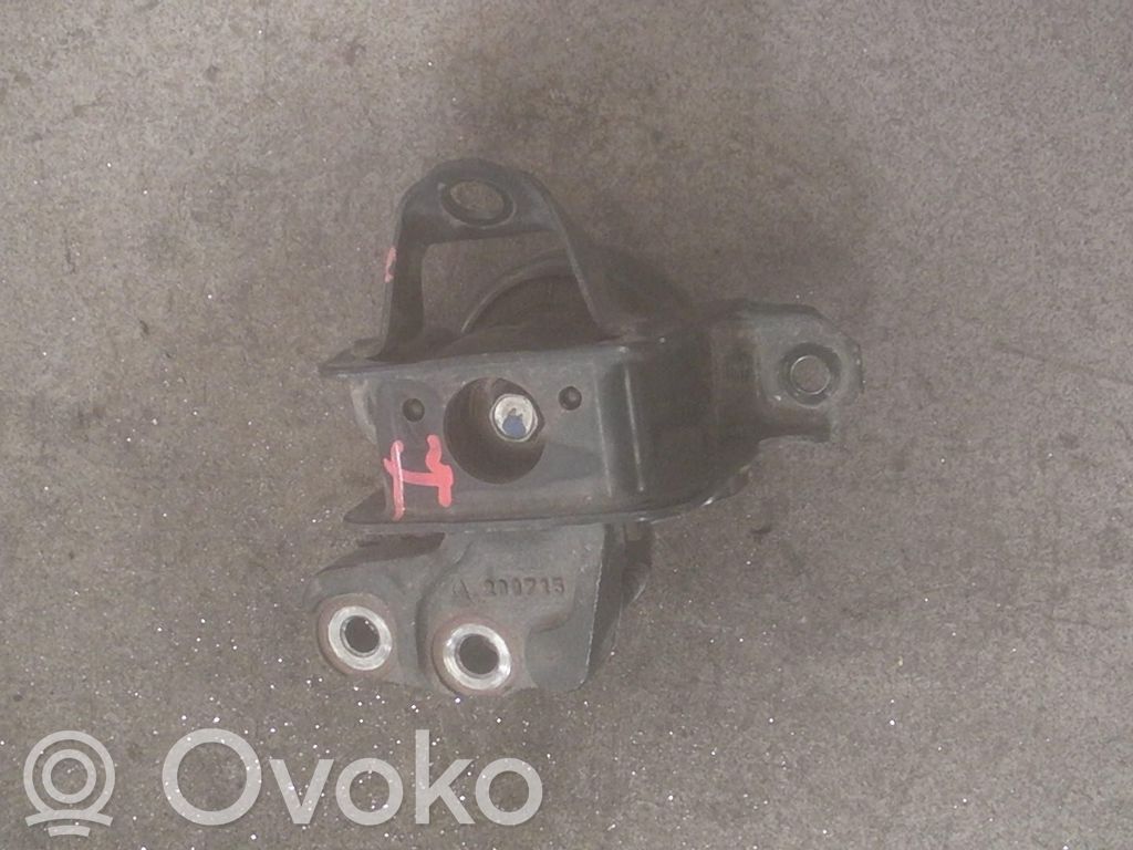 Peugeot 108 Engine mount bracket 