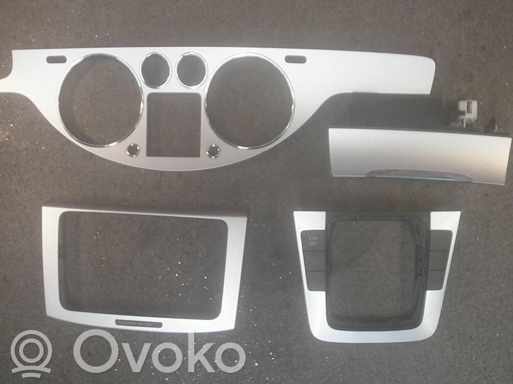Element deski rozdzielczej / dół   3C1858335BFZ88,3C0864263F20V,3C0858069AG20V