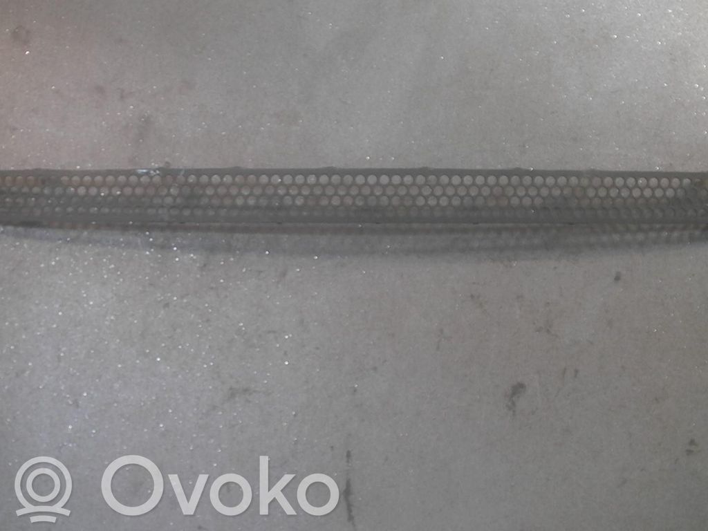Mercedes-Benz ML W163 Front bumper upper radiator grill 