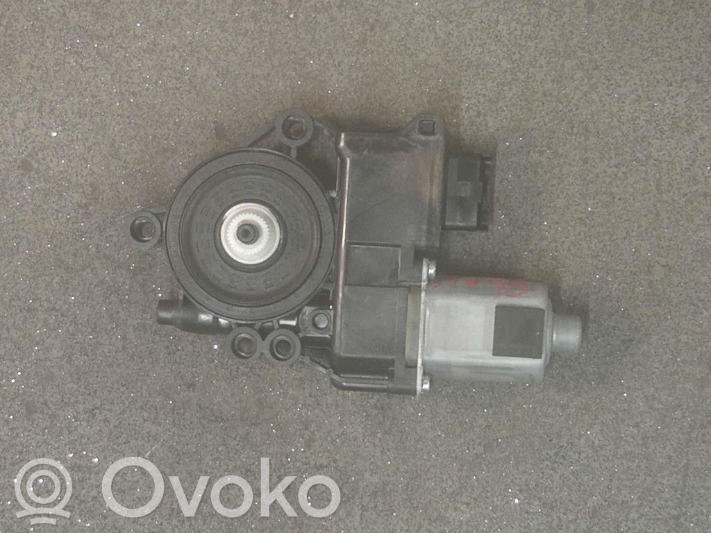Hyundai i40 Motorino alzacristalli della portiera anteriore