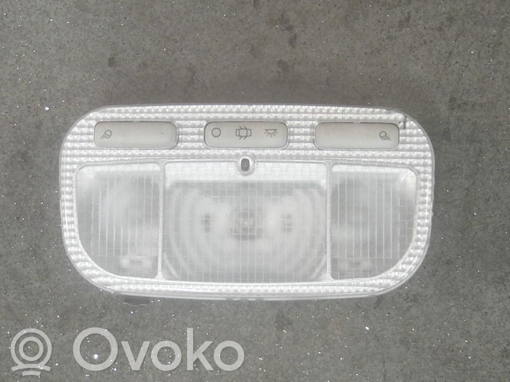 Éclairage lumière plafonnier avant