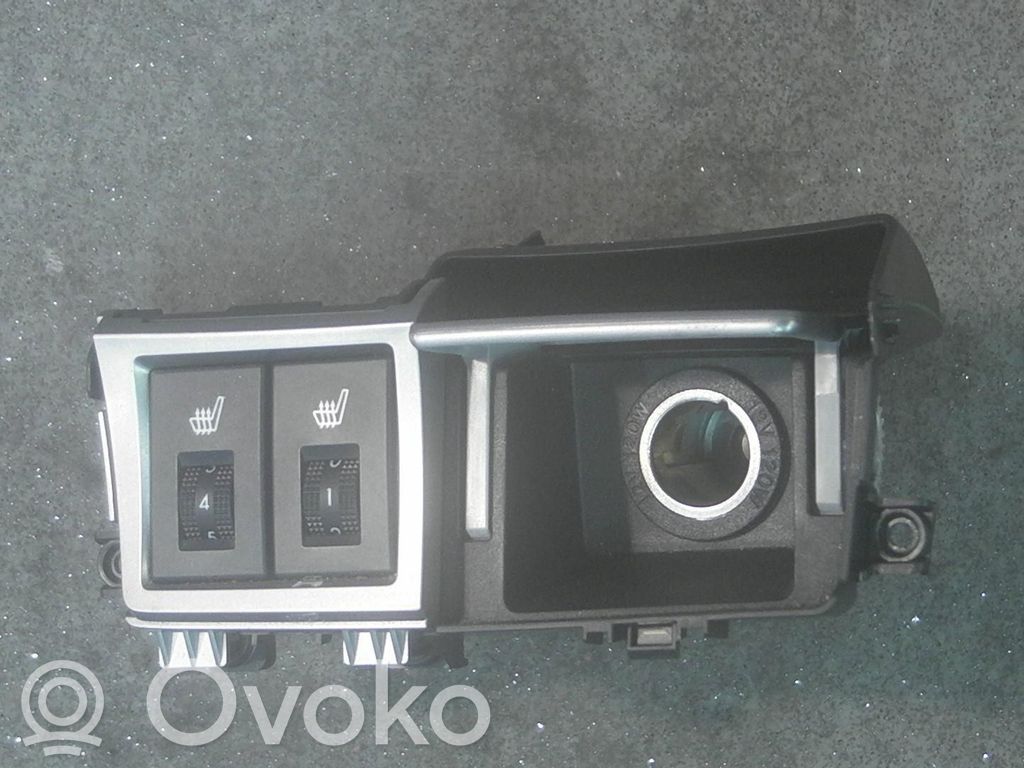Mazda 3 II Alte comutatoare/butoane 