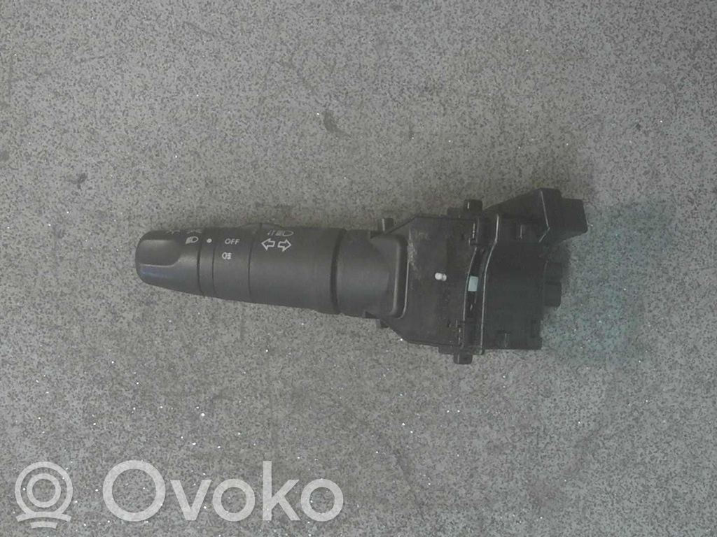 Nissan Primera Commodo, commande essuie-glace/phare 