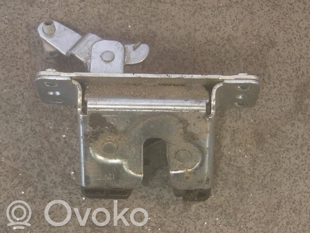 Loading door lock