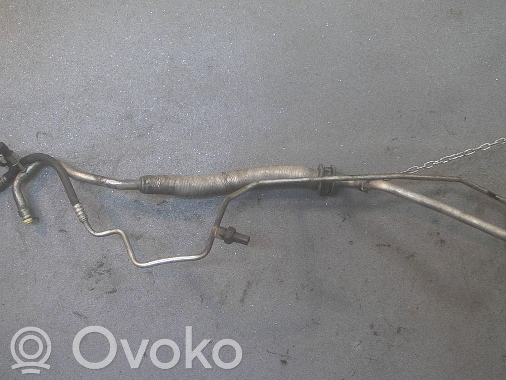 Ilmastointilaitteen putki (A/C)   2STK