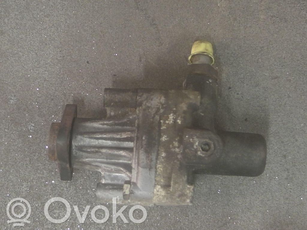 Audi A4 S4 B5 8D Power steering pump 