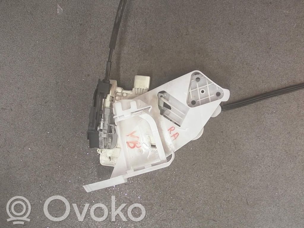 Volkswagen PASSAT B6 Motor de bloqueo de puertas 