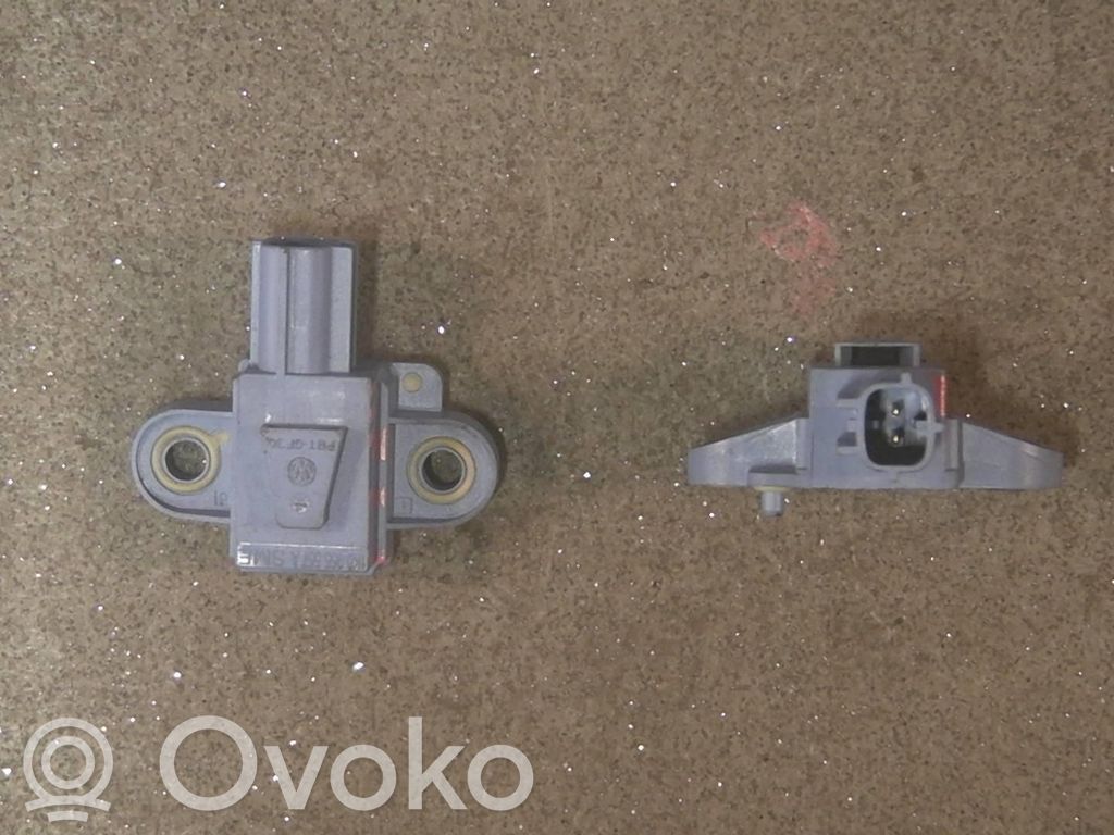 Czujnik uderzenia Airbag   2STK1K0955557A
